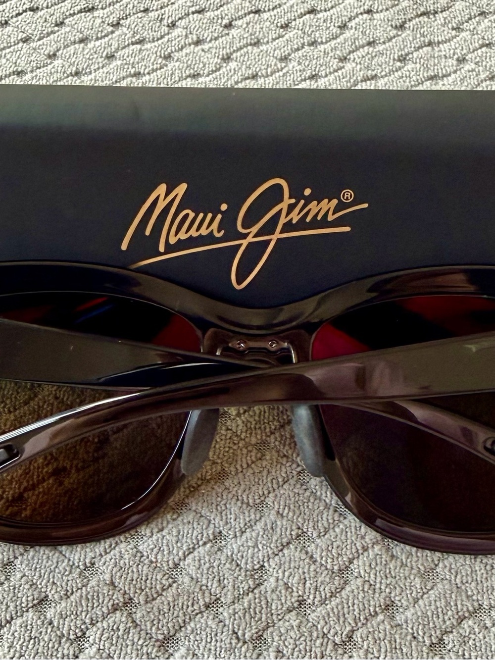 Maui Jim Unisex Black Frame and Hawaii Lava Mirror Sunglasses NWOT - Picture 4 of 11